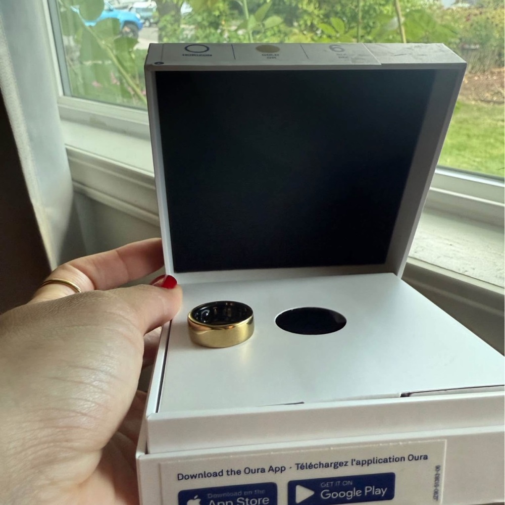 Oura Horizon Gold Ring - Size 6